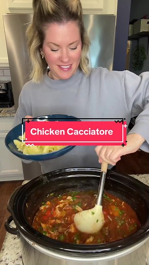 Chicken Cacciatore- full recipe on StepRealLife.com #chickencacciatore #slowcookerrecipe #crockpotrecipes #easydinners