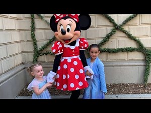 Meeting Ms. Minnie Mouse!