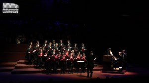 A moment of calm and wonder: Here is The The Choir of St John's College, Cambridge performing Adolphe Adam's «O Holy Night», conducted by Christopher Gray, with Thomas Trotter at the organ, filling our hall with the sound of Christmas. ___ 🎥 by Polycast | Philharmonie Luxembourg