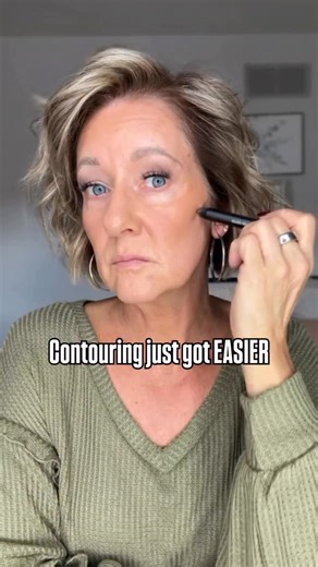 Sonya J Frame🔸 Midlife and Skin Confidence Booster | Contouring just got easier — and softer. ✨ This new satin pencil glides on creamy and blends like a dream, making it perfect for both... | Instagram