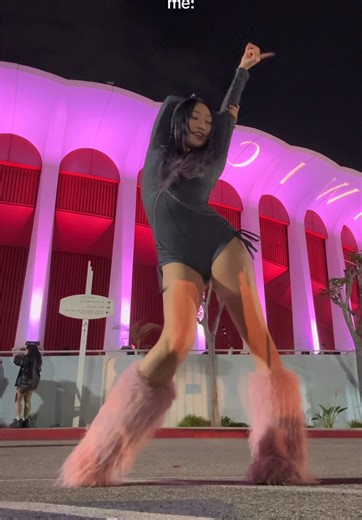 so locked in even a plane drowning out the music cant stop me✈️ #TWICE #feelspecial #kpopfyp #dancebreak #concert