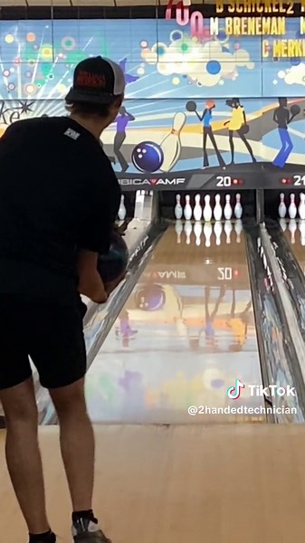 Learn from the Best Two-Handed Bowler: Jason Belmonte