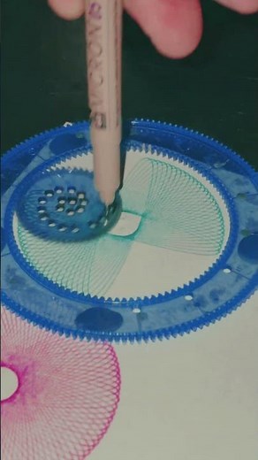 Relaxing Spirograph Drawing for Your Daily Calm