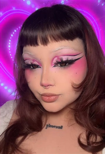 another valentines look for ya 💕 tutorial coming soon!!! #earthxluvr #valentinesday #valentinesmakeup #makeup #makeupinspo