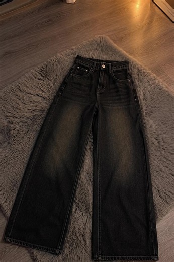 Baggy Pants Guide: How to Style Unisex Baggy Jeans