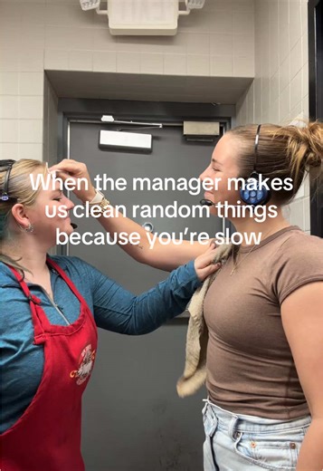 Space finna be spotless #coffee #coffeetiktok #flyingpigcoffee #mobilealabama #icedcoffee #theflyingpigcoffeeshop #pigglywiggly