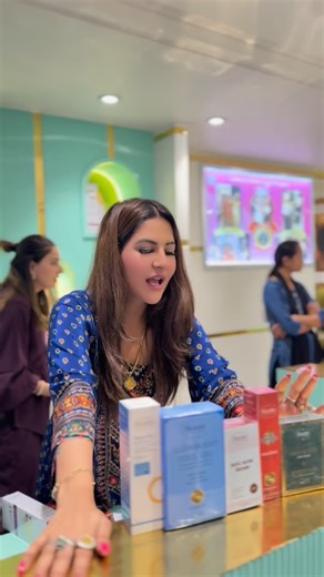 9558457834 8830000565,9875019234 Follow @thedimpleahuja Korean Skin Expert Contact for Korean treatment, Hair extensions, Microblading & Bridal Makeovers. Skin specialist: Dimple Ahuja ❤️ #koreanglassskin #skinwhitening #thedimpleahuja #trending #lasertechnician #cosmetology #gujarat #baroda #suratsmartcity | Ahuja Dimple Dilip