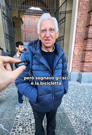 A volte ci dimentichiamo delle fortune che abbiamo, e incontri come questi mi fanno ritornare coi piedi per terra: pensate a quante volte da bambini abbiamo sognato di essere dottori, pompieri, cantanti o sportivi, tutto perché sapevamo che una cosa era certa, il nostro futuro, la tranquillità; immaginatevi invece un bambino di ottant’anni fa, che fra i tuoni delle bombe sognava quello che oggi è considerato normale e quasi di tutti, degli sci e una bicicletta! #sogni #wabistories #nonni