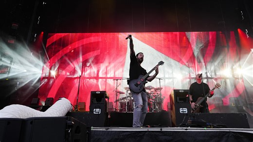 Breaking Benjamin and Three Days Grace to co-headline tour in Des Moines this fall