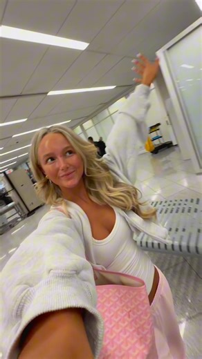 travel with me✨✈️💘🪞#vlog #travelwithme #springbreak #vacation #outfitinspo #fashion