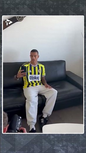 Greenwood puts on the Fenerbahçe jersey!