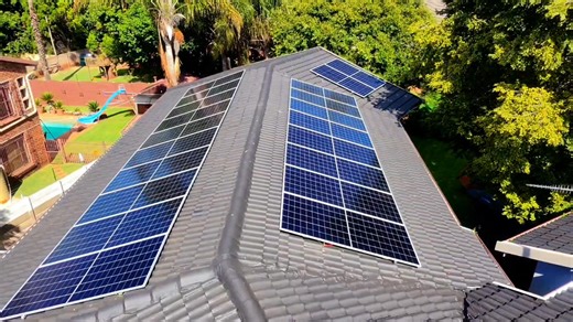 The Panel layout of the previous post. 12.8kW of Jinko 640W panels Optimised layout Serious production capacity A hybrid system is only as strong as the array behind it. | Eazy Electrical Pty - Ltd