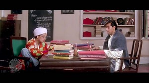 Enjoy this scene from the movie #HumAapkeHainKoun where Salman Khan meets Madhuri Dixit - Nene for the first time. #ReliveRajshri | Rajshri