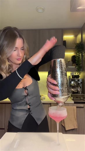 How to Make the Perfect Cosmo: Easy Cocktail Recipe