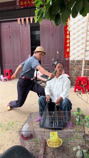 You're such a brainless fool, "Rural Sister Zhu" funny skit # Laugh once and laugh again.