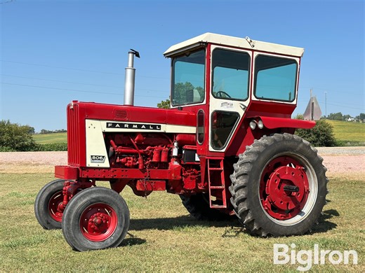 1965 Farmall 806 2WD Tractor | Agriculture