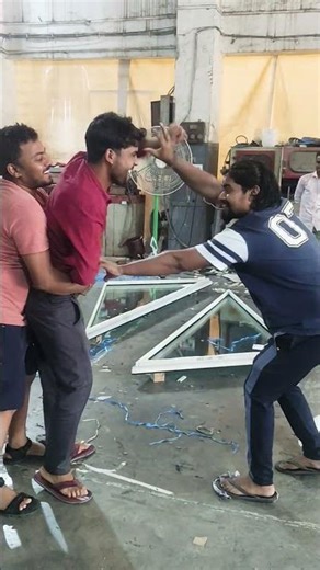 company mein to छोटी-मोटी baat hoti hai aap log subscribe kar lo Main aapko company ka video dikha