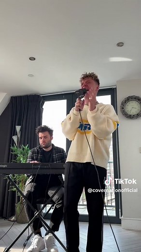 He kills every cover 🤯🤯 (video: @Conor Maynard) #conormaynard #cover #singing #vocals