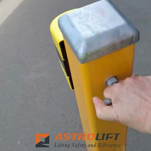 Astrolift Mobile Retractable Belt Bollard