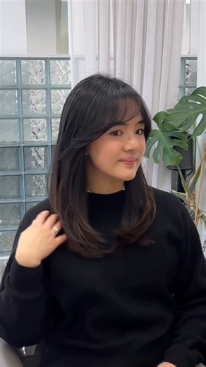Mᴇʟʙᴏᴜʀɴᴇ Hᴀɪʀsᴛʏʟɪsᴛ Sᴜɴɴʏ on Instagram: "Soft bangs for straight hair🤍"