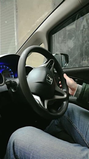 How to straighten a car's steering wheel correctly