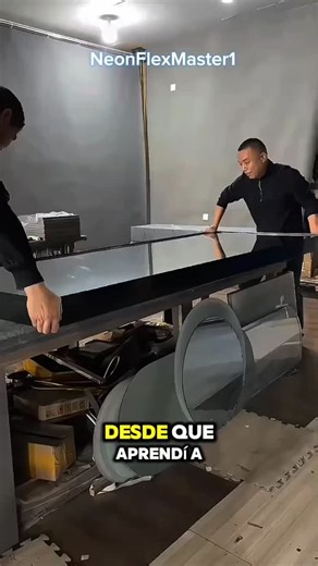 Neon Flex Máster| Cuadros y Letreros de Neón Led on Instagram: "Aprende a crear letreros de Neon Flex y efecto de espejo infinito ✅️ Como información y visita el link de mi perfil. . . . . . . . . . #neonled #neonlights #letrerospersonalizados #letrerosluminosos #cartelespersonalizados #electronica #negocios"