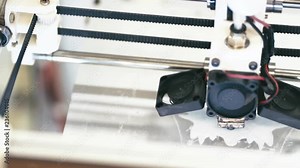 3d printer working in 4k uhd