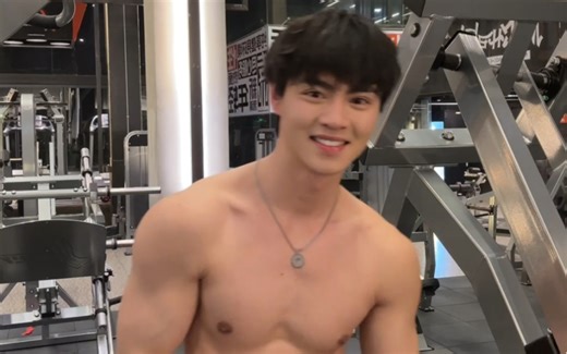 爱笑总不会太差