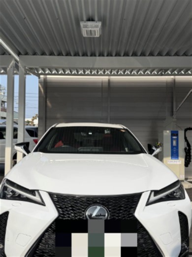 前に乗っていたUXを4社に査定してもらったら、25万円の差がつきました🚗 いちばん高かったのは地元の買取店。あなたなら何社に出す？👀 4社とのやりとりはブログ「レクサスのある暮らし」に書いています📝 #レクサス#UX#一括査定#車好き#車好きと繋がりたい
