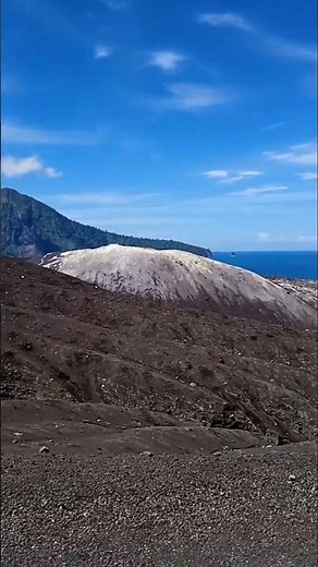 Climbing the most active volcano in Indonesia I Anak Krakatoa