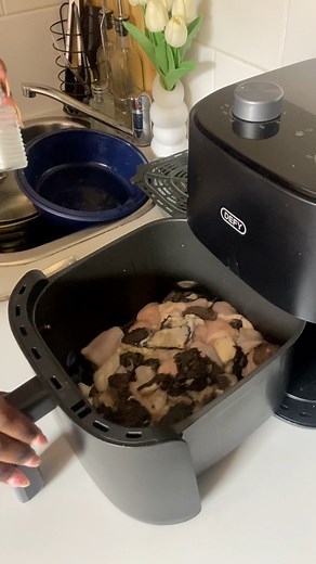 880K views · 2.9K reactions | First person emhlabeni to put mogodu in the airfryer 襤❤️ #cooking #fblifestyle | Ngwanona Majita | Facebook