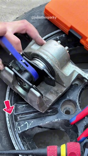 Parking Brake Piston Compression Tool Overview