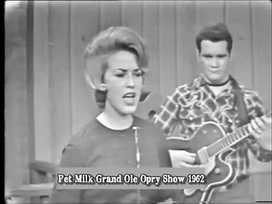 75 years ago today, on November 23, 1950, Hank Williams wrote "Cold, Cold Heart". When it was released in February 1951, the record shot straight to #1 on Billboard’s Hot Country Singles and stayed on the chart for weeks. Singer Tony Bennett had a pop hit with the tune, and since then, the classic song been performed and recorded by hundreds of performers. Here's Joyce Paul in 1962, accompanied by Darrell McCall singing harmony, and Faron Young's Deputies providing the music. | GatorRock