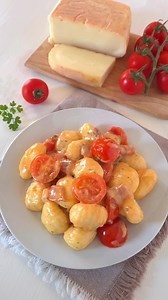 192K views · 3K reactions | GNOCCHI CON TALEGGIO E PANCETTA ricchi di sapore!! https://blog.giallozafferano.it/cucinadichicca/gnocchi-con-pancetta-e-taleggio-veloci-e-ricchi-di-sapore/ | Blog Giallozafferano | Facebook