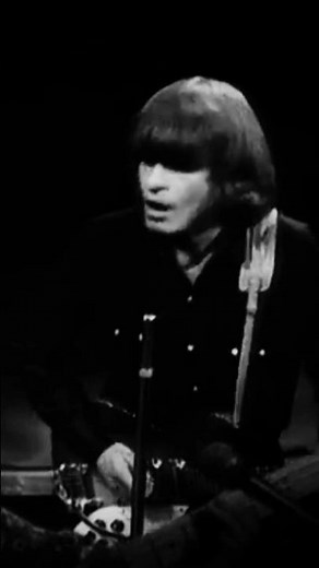 Creedence Clearwater Revival - Fortunate Son (Live in the Ed Sullivan Show 1969) 🎸🔥 #ccr #60srock