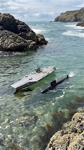 Mini RC Aircraft Carrier vs Submarine! So Real It Looks Like a True Fleet