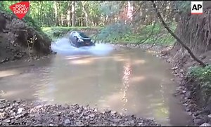 Man converts smart car into an off-road car