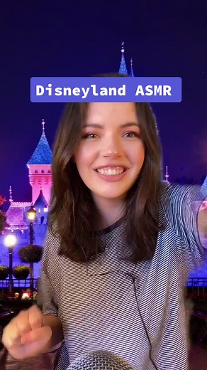 the friends that take photos of you are the MVPs 🎆✋ #disneyland #disneytiktok #disneyasmr #asmr #disneylandasmr #fireworkshow #disneypov #disneyparks