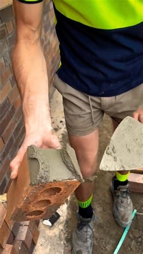 Brick laid to a level string line #bricklaying #asmr #satisfying #tradie #brick