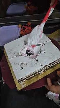 Turn Round Cake into Square Cake | Easy Cake Shaping Hack!#shortsfeed #cake