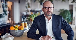 Hollywood Director Steven Soderbergh Fell In Love With Singani 63 and Thanks to GrapeStars, You Will Too