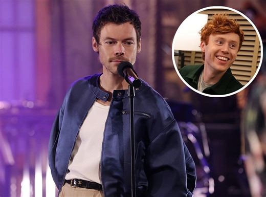 Harry Styles denies queerbaiting claims by kissing SNL cast member