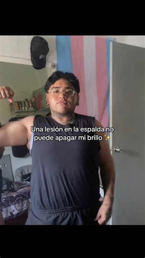 Fueron unos meses que me lesione de la espalda , mucho medicamento y reposo ,no podía moverme nada pero ya estoy bien y volveré a brillar más que antes #transman #🏳️‍⚧️ #gym #accidente #parati