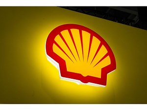 Shell Lowers LNG Growth View as Demand Set to Peak in 2040s