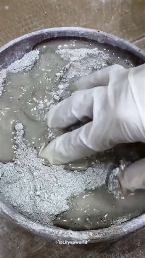 Slatepencil powder mixing paste 🤍 earthy smell 🤌✨#slatepencil #slate #satisfying