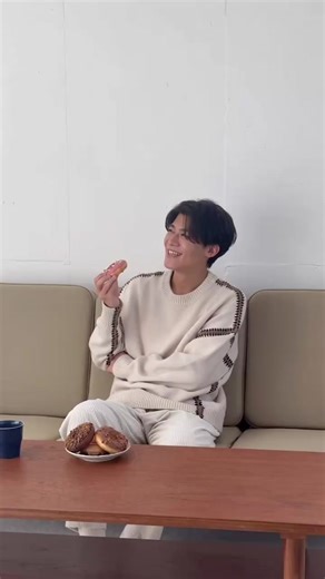 JUNON 1月号✨ 皆さんご覧いただけましたでしょうか？ 本日は撮影のオフショットを公開します🫣🫣 #JUNON #新浜レオン#新浜レオンン #窓ふきダンス #つかこん #つかこんダンス #犯人の犯沢さん #犯沢ダンス #detectiveconan #niihamaleon #下剋上球児