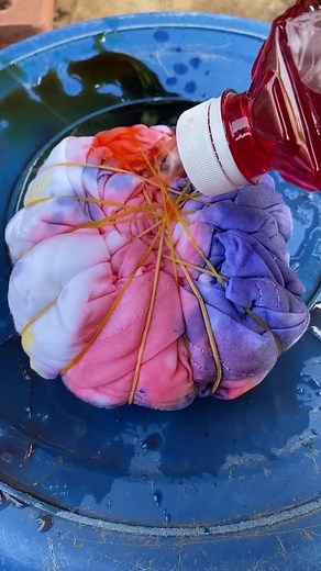 Tie Dye Tutorial for Making Unique Clothing | DIY Tie Dye Tips