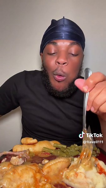 One thing about it we gone smother something once a week🤣🤣 #fyp #smotheredchicken #mukbang #fy #foodie