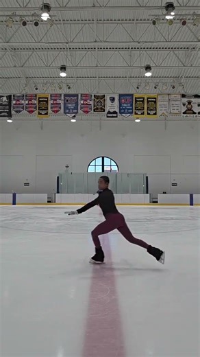 my scratch spin is getting better #fyp #figureskater