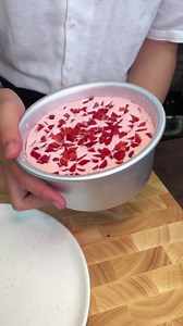 204K views · 9K reactions | Bánh dâu và trà sữa socola cho 20/10 với...